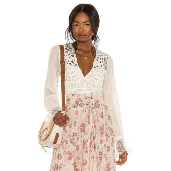 Free People NWT Boho Sorelle Lace Top in Cream Tea Size Small - Picture 1 of 10